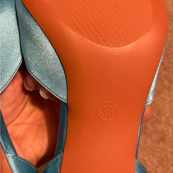 Crystal pointy toe sling backs in blue Satin BNWOT - Picture 8 of 9